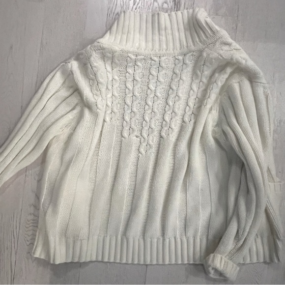 VINTAGE: Cable Knit Pearl Button Down Collared Cardigan - Picture 6 of 8